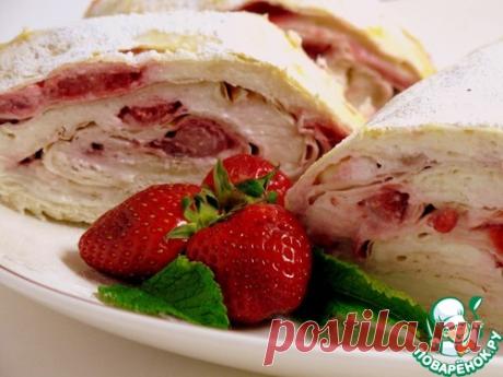 Клубнично-творожный рулет "Есения" – кулинарный рецепт