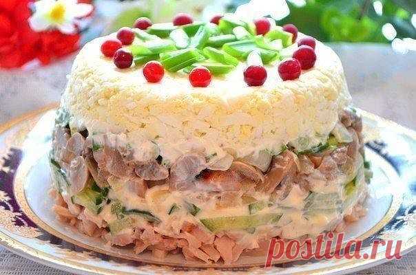 Куриный салат с яйцами и грибами. | OK.RU
