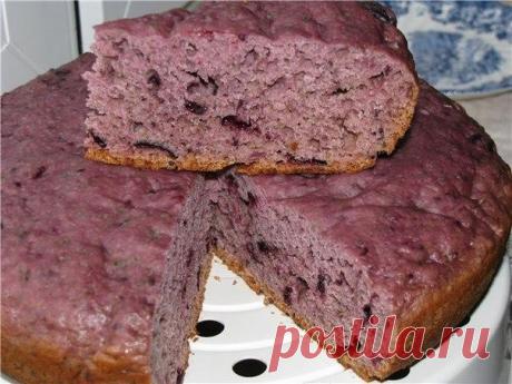 ПИРОГ С ВАРЕНЬЕМ "ПРОЩЕ НЕ БЫВАЕТ" 

Очень простой в приготовлении пирожок, а ингредиенты для него всегда найдутся в доме у каждого. 

Ингредиенты: 
1 стакан- варенья 
1 стакан -муки 
2- яйца 
1 пакетик -разрыхлителя (10г.) 

Приготовление: 
Я использовала стакан на 300 мл. 
Смешиваем варенье с яйцами, муку с разрыхлителем и затем все вместе. Миксером можно не пользоваться, все отлично перемешивается ложкой. В зависимости от густоты варенья тесто получается разное по густо...