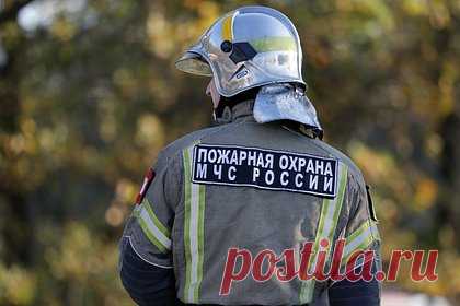 МЧС сообщило подробности о падении Су-30 на дом в Иркутске. Самолет Су-30 упал в городской черте в частном секторе Иркутска, на месте работают пожарно-спасательные подразделения. Там уточнили, что площадь пожара в результате крушения воздушного судна достигла 200 квадратных метров. Воздушное судно потерпело крушение во время испытательного полета.