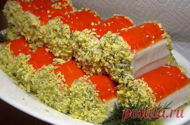 5 рецептов оригинальных закусок - У нас так ОРИГИНАЛЬНЫЕ ЗАКУСКИ 1) КРАБОВЫЕ ПАЛОЧКИ «ОЧАРОВАШКИ» Ингредиенты: — крабовые палочки — 1 упаковка (200 г), — яйца — 3-4 шт, — сыр — 70-100 г, — чеснок —...