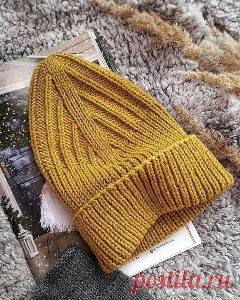 Двухсторонняя шапка спицами.

Вам потребуется: пряжа Katia Merino Sport, 50г/80м
2-3 мотка
Спицы: 4.5
Кратность петель должно быть равно 8!
_________________
︎Краткое описание на ОГ 54-56

На спицы 4.5 набираем 96п.+1п.(для замыкания в круг).
Соединяем вязание в круг, вяжем резинкой 1×1.
Провязав 27-28см приступаем к убавкам. В последнем ряду проставляем маркеры для удобства: М, (лиц, изн, лиц, изн, лиц), М,
(*3 изн+1лиц* - ещё 10 раз, 3 изн),
М, (лиц, изн, лиц, изн, лиц),...