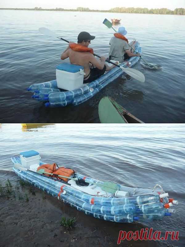 Лодка из пластиковых бутылок.