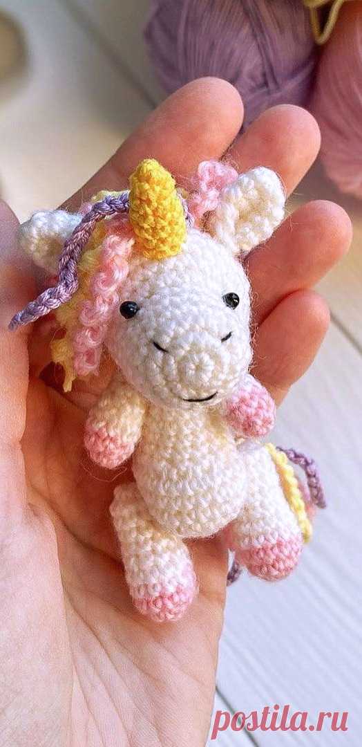 PDF Мини Единорожка крючком. FREE crochet pattern; Аmigurumi animal patterns. Амигуруми схемы и описания на русском. Вязаные игрушки и поделки своими руками #amimore - единорог, маленькая единорожка.