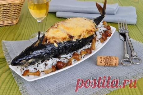 Скумбрия, запечённая с сыром и грибами.