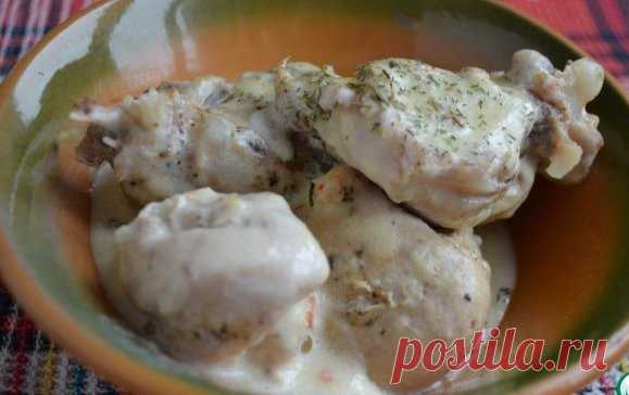 Куриные бедрышки под сырным соусом