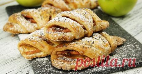 Конвертики с яблоками яблоками Выпечка из творожного теста всё-таки полезнее, чем обычная. Творог — кисломолочный продукт, который необходимо употреблять и детям, и взрослым, а в рационе пожилых людей он должен присутствовать обязательно...