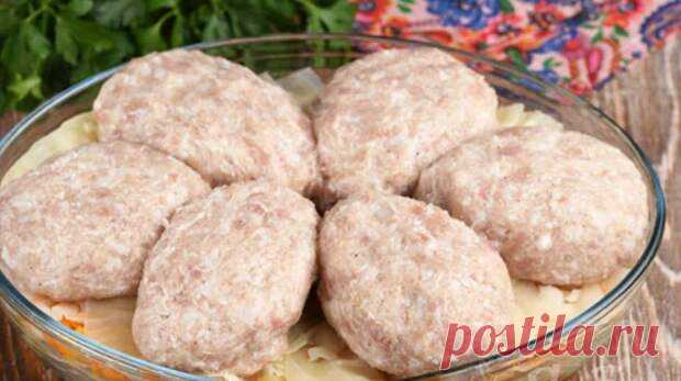 Новый рецепт ленивых голубцов. Готовить просто, вкус один в один - Скатерть-Самобранка - медиаплатформа МирТесен Если вы хотите сделать голубцы, но вас останавливает долгий процесс подготовки и готовки, то этот рецепт именно для вас. Я очень люблю голубцы, но иногда просто нет времени и сил на готовку, а здесь все просто и быстро, получается вкусно. Для приготовления вам потребуются такие ингредиенты: