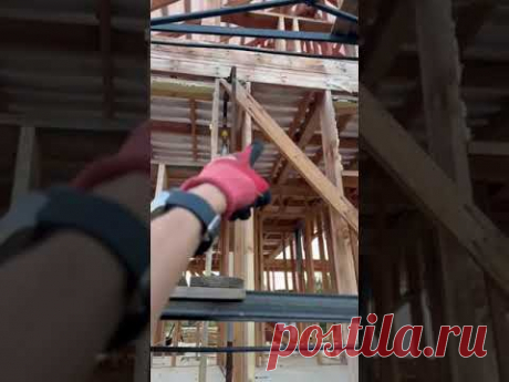 ГАЗОВАЯ ТРУБА в доме под снос. #строительстводомов #каркасныйдом #орловпростройку #стройка
