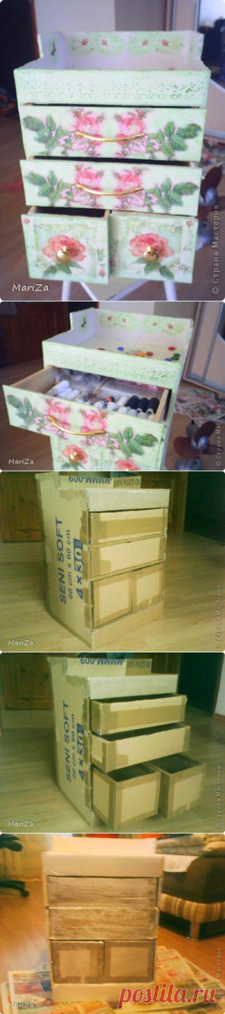 Делаем из картона комодик для швейных принадлежностей.