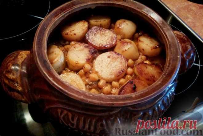 Рецепт: Жаркое по-узбекски с нутом и курагой (в горшочке) на RussianFood.com