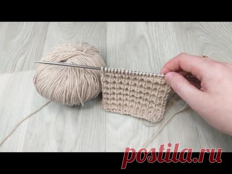 Рельефный, мелкий узор спицами. Вяжется легко.