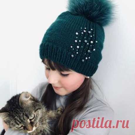 На данном изображении может находиться: 1 человек, шляпа