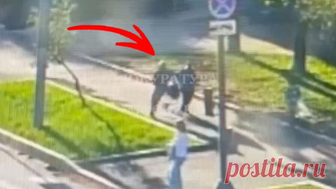 Передвигавшуюся на ходунках российскую пенсионерку ограбили на улице. В Москве мужчина напал на пожилую местную жительницу, которая передвигалась на ходунках, и ограбил ее. Об этом сообщили в пресс-службе столичной прокуратуры. Инцидент произошел на улице Молодогвардейской: неизвестный подлетел со спины к ...