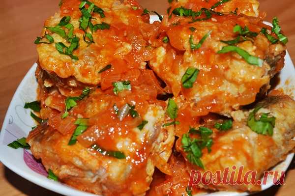 Хек заливной в томате. Очень рекомендую этот простейший, но и вкуснейший рецепт.
