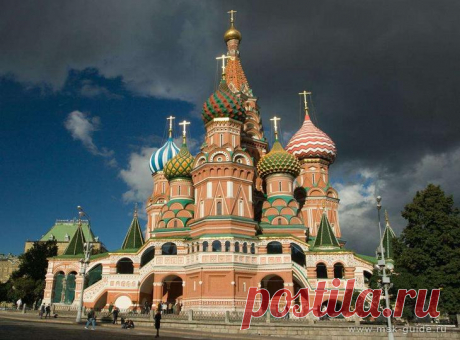 Дивные храмы России Русские церкви — это уникальное архитектурное явление в мировой культуре.
Почти уникальное, если быть точным. Эта архитектурная традиция пошла из Византии, но русские в результате создали свой собстве…