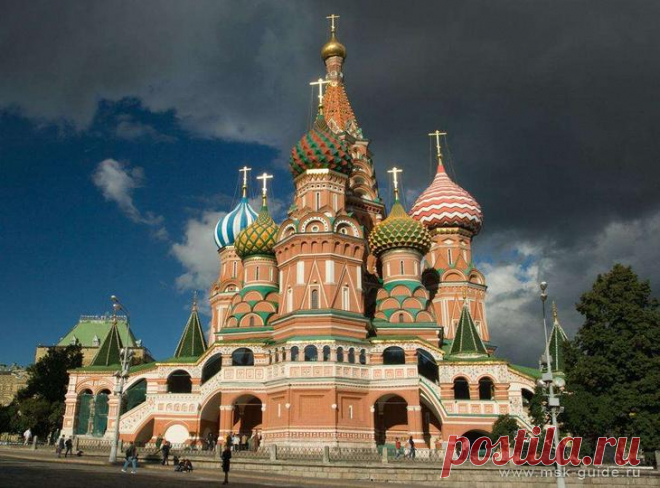 Дивные храмы России Русские церкви — это уникальное архитектурное явление в мировой культуре.
Почти уникальное, если быть точным. Эта архитектурная традиция пошла из Византии, но русские в результате создали свой собстве…