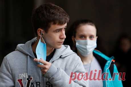 Глава Pfizer предсказал срок возвращения к обычной жизни после пандемии. Глава фармацевтической корпорации Pfizer Альберт Бурла предсказал, что мир через год вернется к обычной жизни после пандемии коронавируса. При этом, уточнил топ-менеджер, наиболее вероятным развитием событий станет появление новых мутаций вируса, и ежегодная вакцинация станет нормой.
