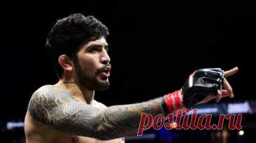 Уайт — о массовой драке с Дэнисом: я облажался, вы больше никогда не увидите его на UFC. Президент UFC Дана Уайт высказался о массовой драке с участием американца Диллона Дэниса и россиянина Абубакара Нурмагомедова в зале на турнире UFC 322 в Нью-Йорке (США). Читать далее