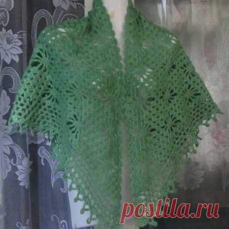 Как связать шаль с паучками крючком?How to crochet shawl