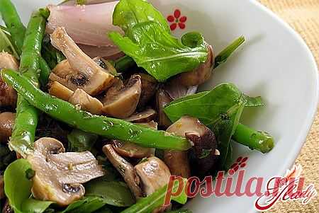 Салат с маринованными шампиньонами: рецепты приготовления