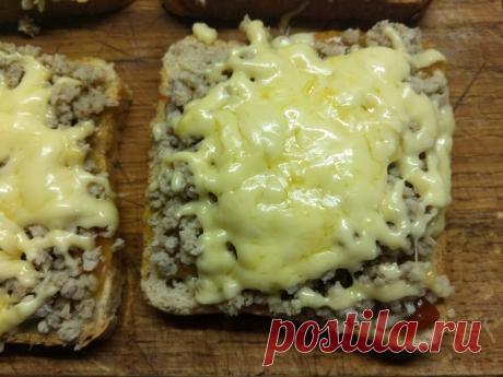 Горячие бутерброды с остатками мясного обеда - рецепт с фото пошагово Горячие бутерброды с остатками мясного обеда - пошаговый кулинарный рецепт приготовления с фото, шаг за шагом.