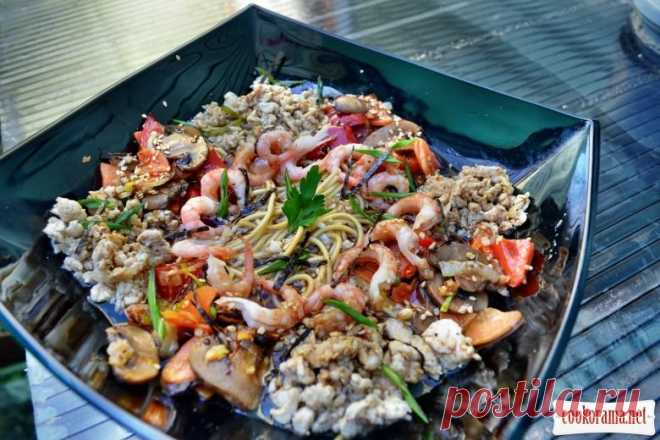 Суп с яичной лапшой, фаршем из рубленной курицы, и овощами / Мясные супы / Кукорама — вкусные рецепты!