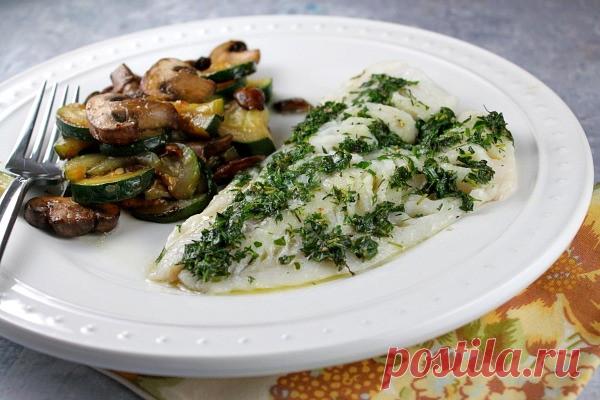 Рыба, запеченная в пергаменте
Вкуснейшая рыба, запеченная в пергаменте с ароматной смесью из сливочного масла с зеленью.