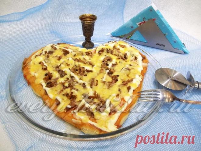 Пицца с мясом и грибами