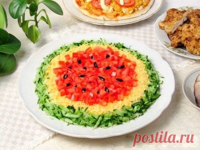 Салаты с курицей на Новый год 2021: 10 новых фото-рецептов!