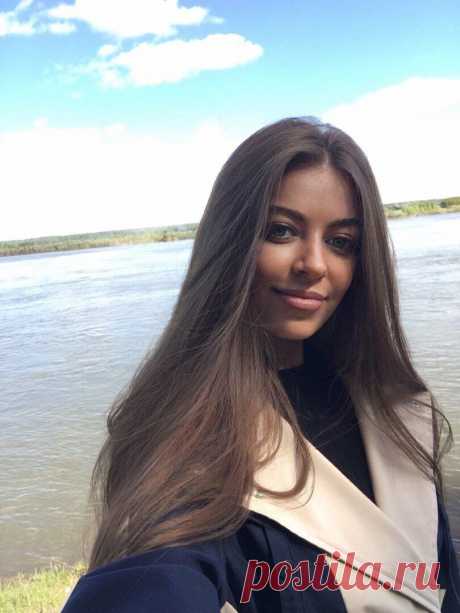 Нашла лучший бальзам для плотности и красоты волос
Как сделать из пористых волос гладкие и шелковистые, плотные и послушные волосы? Я много лет занимаюсь отращиванием своих волос и перепробовала не мало средств. ВСЕМ ПРИВЕТ) ВСЕМ ПРИВЕТ) Помню, я пытала укротить свою пористость и пушистость натуральными маслами. Испортила волосы. Трихологи выяснили, почему натуральные масла сушат и истончают волосы Потом я начала активно увлажнять волосы […]
Читай дальше на сайте. Жми подробнее ➡