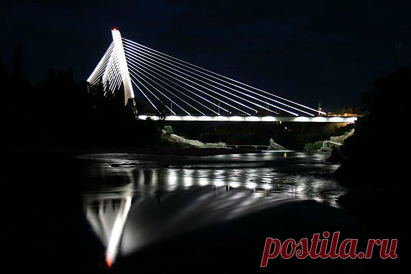 Podgorica-Millenium bridge by night