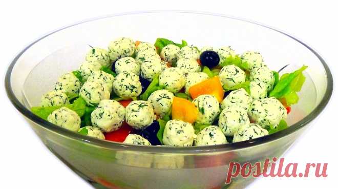 Очень вкусный салат «Средиземноморский» Такой яркий, такой вкусный и невероятно простой в приготовлении: уверяем вас, этот салат станет вашим любимым блюдом!