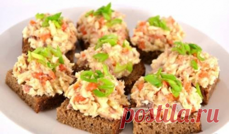 Закуска с сельдью и плавленым сыром / Простые рецепты