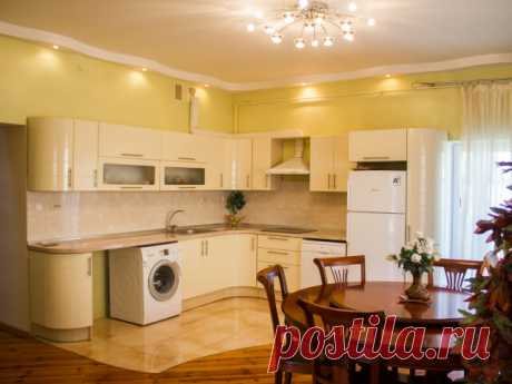 Продам дом на Новом Бугово недалеко от моря в Черноморске!
Предлагаемый к продаже дом в жилом массиве Новое Бугово на 10-ти сотках земли, правильной формы