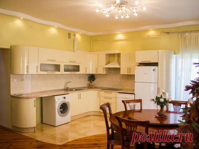 Продам дом на Новом Бугово недалеко от моря в Черноморске!
Предлагаемый к продаже дом в жилом массиве Новое Бугово на 10-ти сотках земли, правильной формы