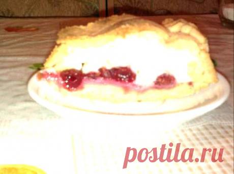 Пирог &quot;Нежный&quot; | 4vkusa.ru
Берем:
Ягоды ( у меня малина и вишня замороженые)
Тесто:
200 гр. маргарина
0,5 ст сахара
4 желтка
1 ч.л. разрыхлителя ( 0,5 ч.л. соды, гашеной)
2 ст. муки
Безе:
4 белка
0,5 ст.сахара