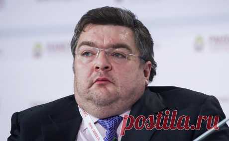 «Траст» подал заявление о банкротстве Рубена Аганбегяна. «Траст» просит суд признать банкротом Рубена Аганбегяна, претензии к которому возникли после санации «Открытия». Аганбегян должен гасить долги за счет доходов с имущества, но скрыл часть недвижимости и счетов, заявляют в «Трасте»