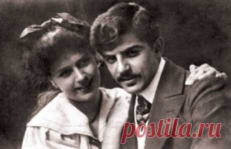 Янни Севак: «Я воспитаю сына так, чтобы он отомстил немцам за своего отца»

Янни была немкой из аристократической семьи прусского полковника.После ареста и депортации армянской интеллигенции 24 апреля 1915г.,она обратилась к послу Германии Вагенгейму с мольбой спасти ее мужа,на что посол в резкой форме ответил ей:

«Ты – недостойная немка, ты предала свою нацию, вышла замуж за этого армянина и теперь пришла просить, чтобы я его вызволил! Он не должен вернуться. Они ушли умирать».