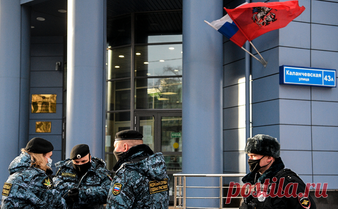 МВД объявило в розыск экс-гендиректора «Капитал Перестрахования». «Росгосстрах» оценил ущерб от деятельности Даура Джениа более чем в 800 млн руб. По данным группы, экс-гендиректор выводил активы «Капитал Перестрахования», в том числе 100% сети поликлиник «Медис», перед санацией банка «Открытие»