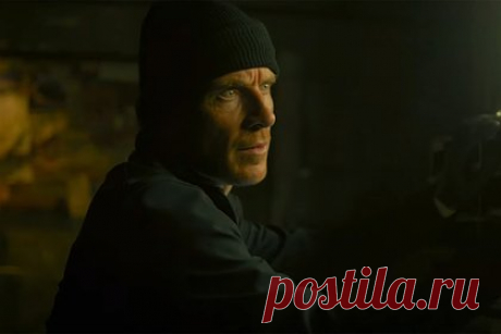 Вышел трейлер нового фильма Дэвида Финчера с Майклом Фассбендером в главной роли. Вышел трейлер нового фильма режиссера Дэвида Финчера «Убийца». Сюжет криминального триллера рассказывает о наемнике, который столкнулся с личностным кризисом и вынужден бороться со своими эмоциями и работодателями, которые недовольны его работой. Главную роль в проекте исполнил ирландский актер Майкл Фассбендер.