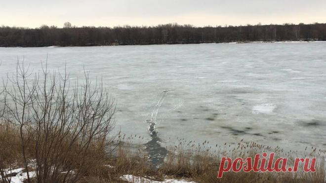 Двое российских школьников провалились под лед в Тамбове. В Тамбове двое восьмилетних школьников чуть не утонули в озере, провалившись под лед. Об этом сообщили в пресс-службе ГУ МЧС России по Тамбовской области. Инцидент произошел 7 декабря в районе реки Ржавец на улице Железнодорожной. ...