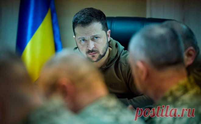 В Минобороны Украины объяснили отмену выступления Зеленского. В Минобороны Украины объяснили отказ Зеленского выступить перед сенаторами США «изменившейся ситуацией». По данным Bloomberg, это связано с тем, что переговоры по выделению средств Украине в конгрессе США «зашли в тупик»