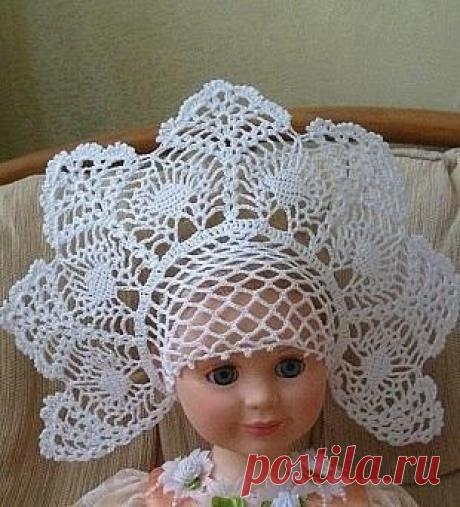 Идеи для создания новогодних украшений. Схемы вязания короны для снежинки и Снегурочки