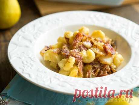 Макароны с беконом, грушей и сыром