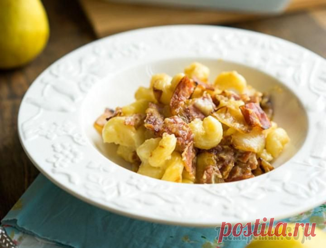 Макароны с беконом, грушей и сыром