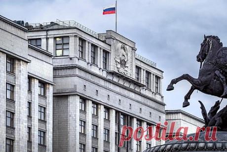 Минкульт опроверг разработку законопроекта о лишении званий уехавших артистов. Министерство культуры России не ведет разработку законопроекта о лишении званий артистов, уехавших за границу или осудивших специальную военную операцию на Украине. В ведомстве указали, что отмена указов о присвоении такого рода наград уже регламентирована законодательством.