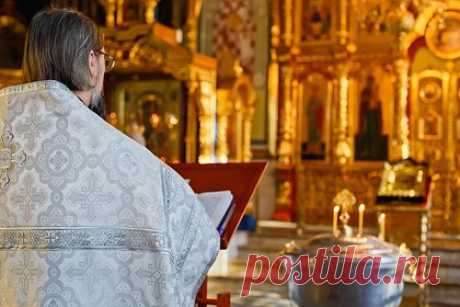 Священнослужители УПЦ пойдут в суд из-за обвинений в связях с Россией. Священнослужители Украинской православной церкви (УПЦ) намерены судиться с депутатом Верховной Рады Соломией Бобровской и бывшим нардепом Андреем Лозовым из-за обвинений в связях с Россией. Политики публиковали в соцсети посты, которые священники считают враньем и клеветой.