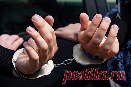 Начальника транспортной полиции российского города арестовали по делу о взятке. Суд в Самарской области арестовал начальника транспортной полиции Тольятти, подозреваемого в получении взятки от браконьеров. В отношении фигуранта возбуждено уголовное дело по пункту «в» части 5 статьи 290 («Получение взятки») УК РФ. О его аресте ходатайствовал следователь.