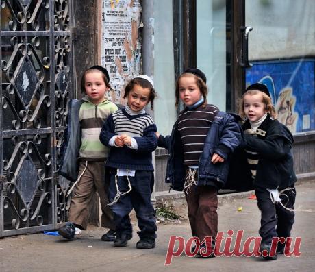 БЛАГОДАРЯ ЧЕМУ ЕВРЕЙСКИЕ ДЕТИ ВЫРАСТАЮТ ГЕНИЯМИ: ОСОБЕННОСТИ ВОСПИТАНИЯ. ПОУЧИТЕЛЬНО!